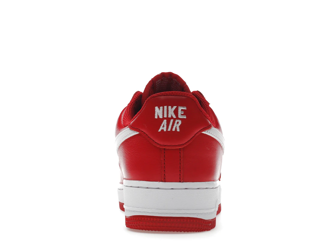 Vue 28 de Nike Air Force 1 Low Retro QS Color of the Month University Red White