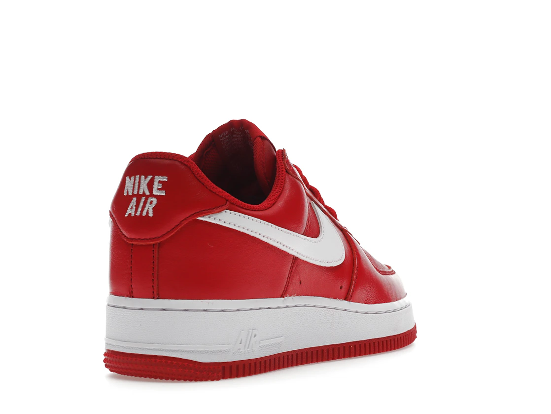 Vue 31 de Nike Air Force 1 Low Retro QS Color of the Month University Red White