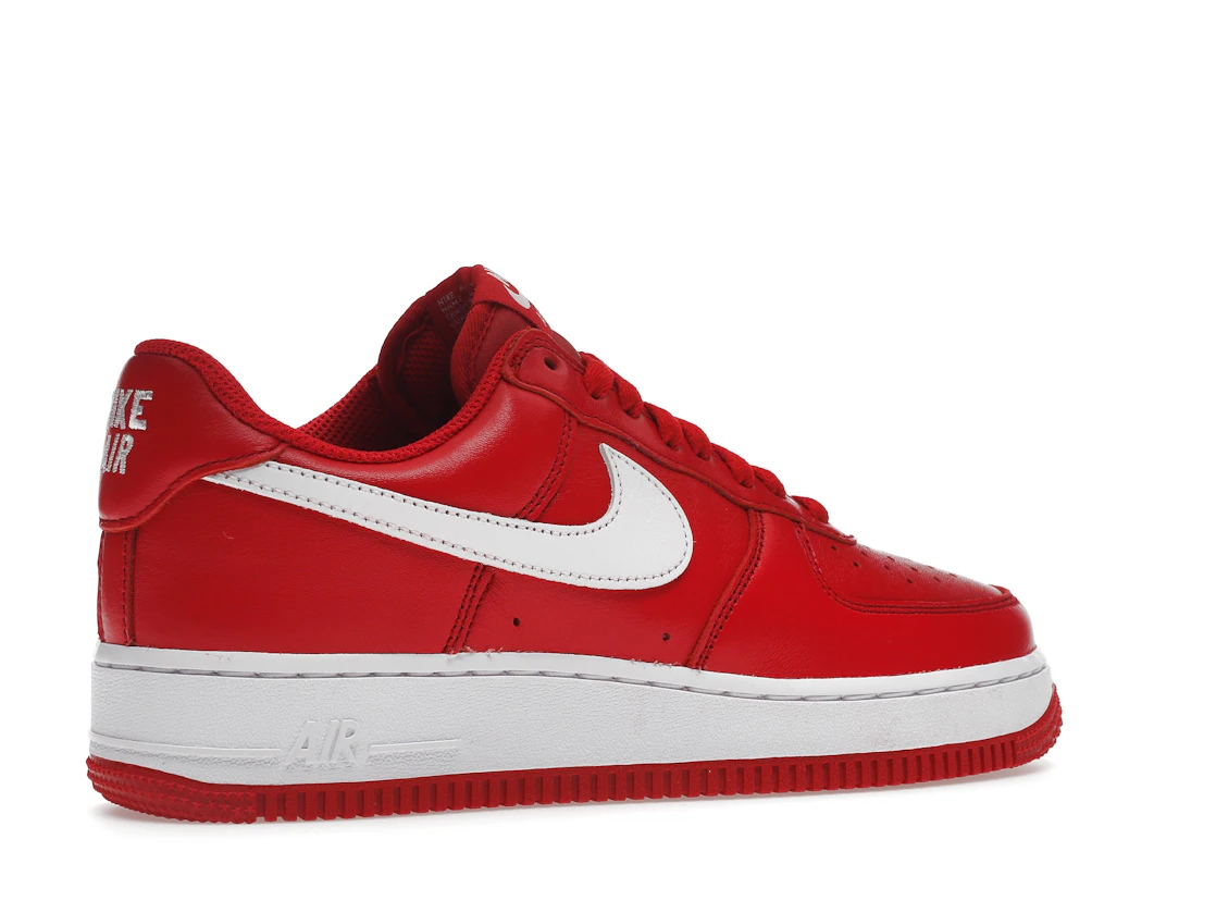 Vue 34 de Nike Air Force 1 Low Retro QS Color of the Month University Red White