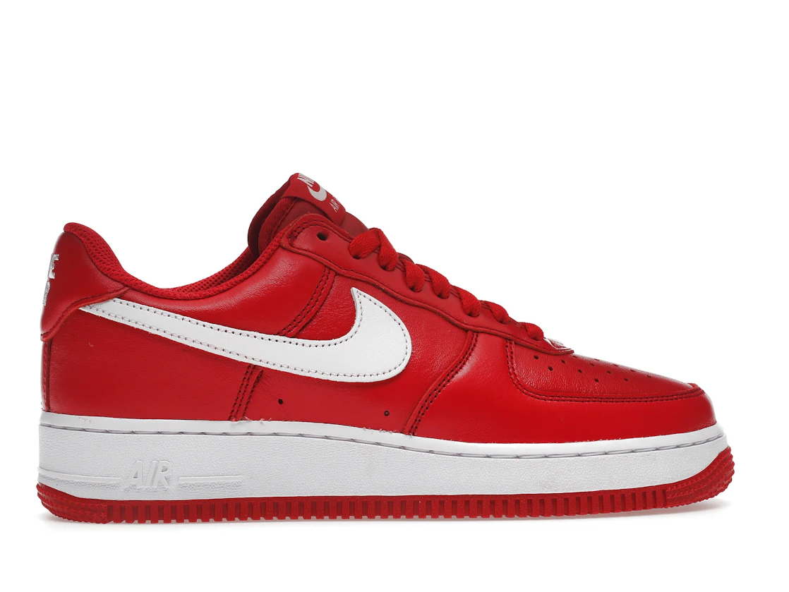 Vue 36 de Nike Air Force 1 Low Retro QS Color of the Month University Red White