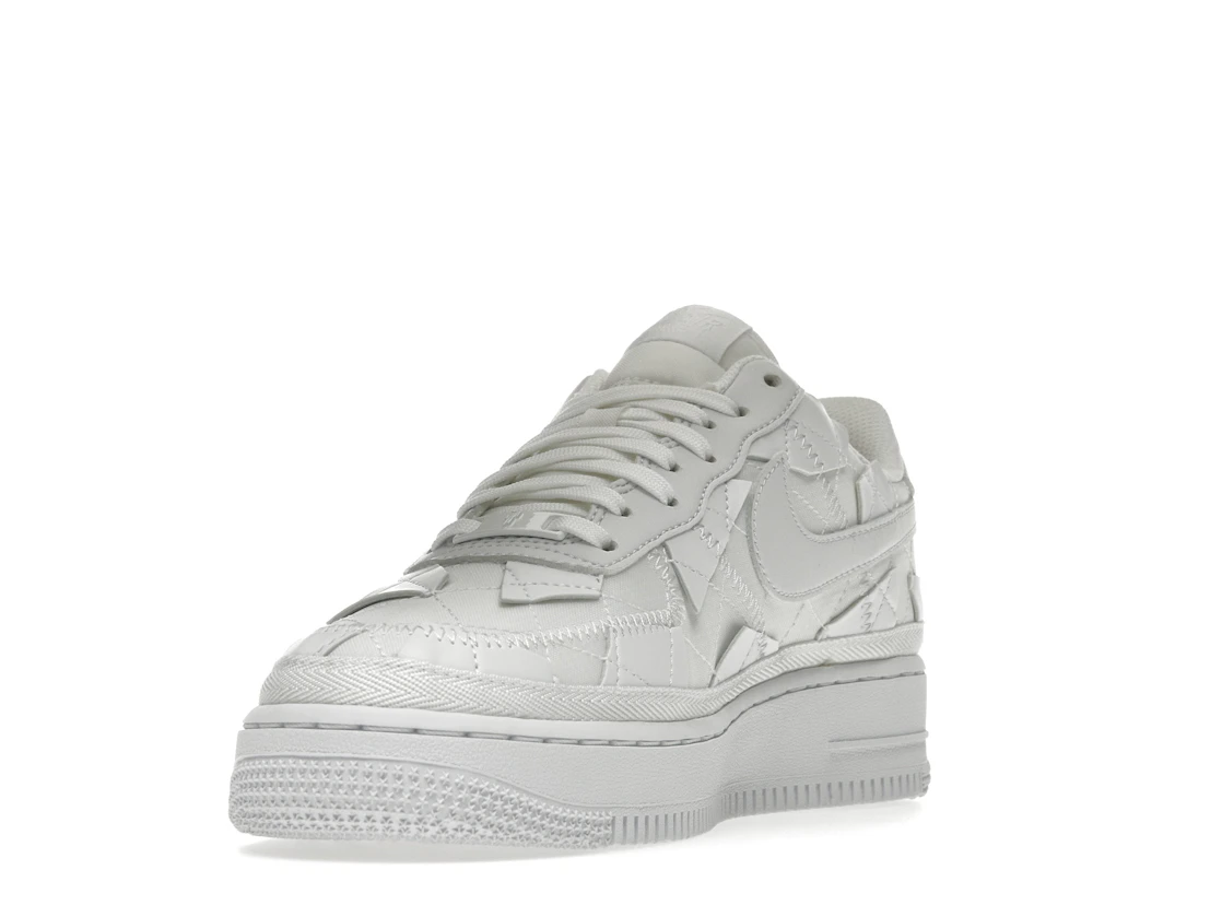 Vue 13 de Nike Air Force 1 Low SP Billie Eilish Triple White
