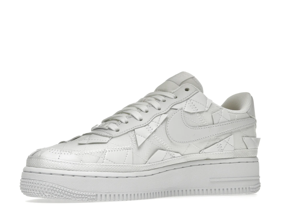 Vue 16 de Nike Air Force 1 Low SP Billie Eilish Triple White