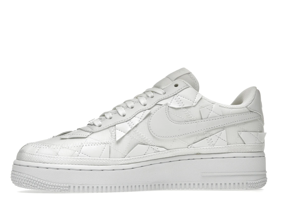 Vue 18 de Nike Air Force 1 Low SP Billie Eilish Triple White