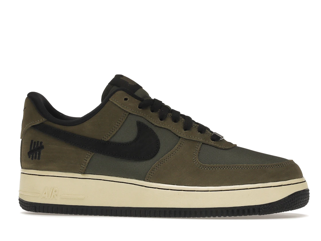 Vue 2 de Nike Air Force 1 Low SP Undefeated Ballistic Dunk vs. AF1