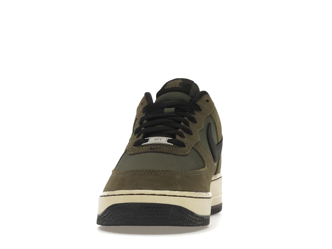 Vue 11 de Nike Air Force 1 Low SP Undefeated Ballistic Dunk vs. AF1
