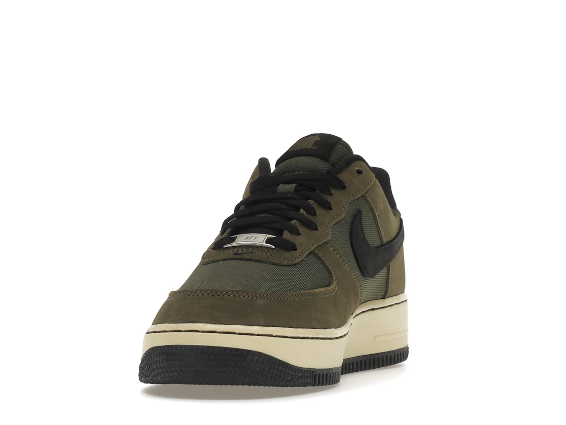 Vue 12 de Nike Air Force 1 Low SP Undefeated Ballistic Dunk vs. AF1