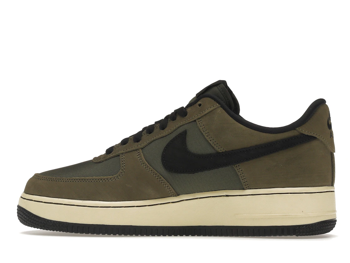 Vue 20 de Nike Air Force 1 Low SP Undefeated Ballistic Dunk vs. AF1
