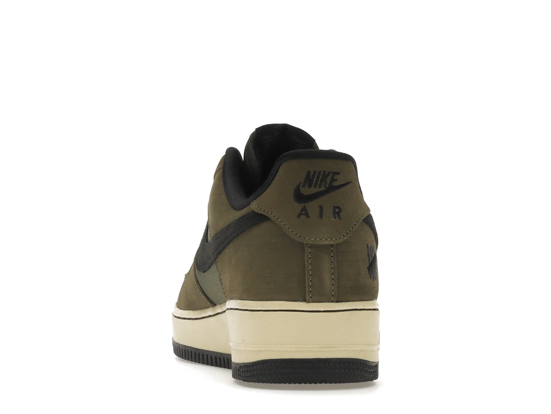 Vue 27 de Nike Air Force 1 Low SP Undefeated Ballistic Dunk vs. AF1