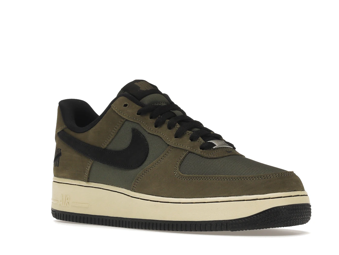 Vue 5 de Nike Air Force 1 Low SP Undefeated Ballistic Dunk vs. AF1