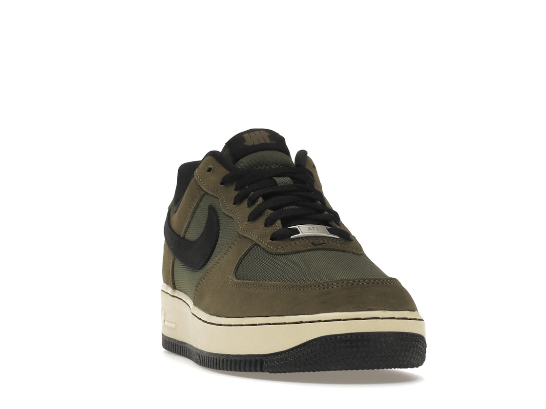 Vue 8 de Nike Air Force 1 Low SP Undefeated Ballistic Dunk vs. AF1