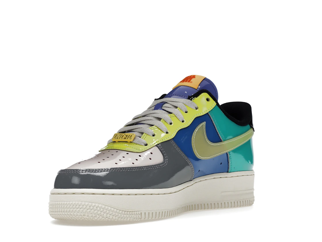 Vue 14 de Nike Air Force 1 Low SP Undefeated Multi-Patent Community