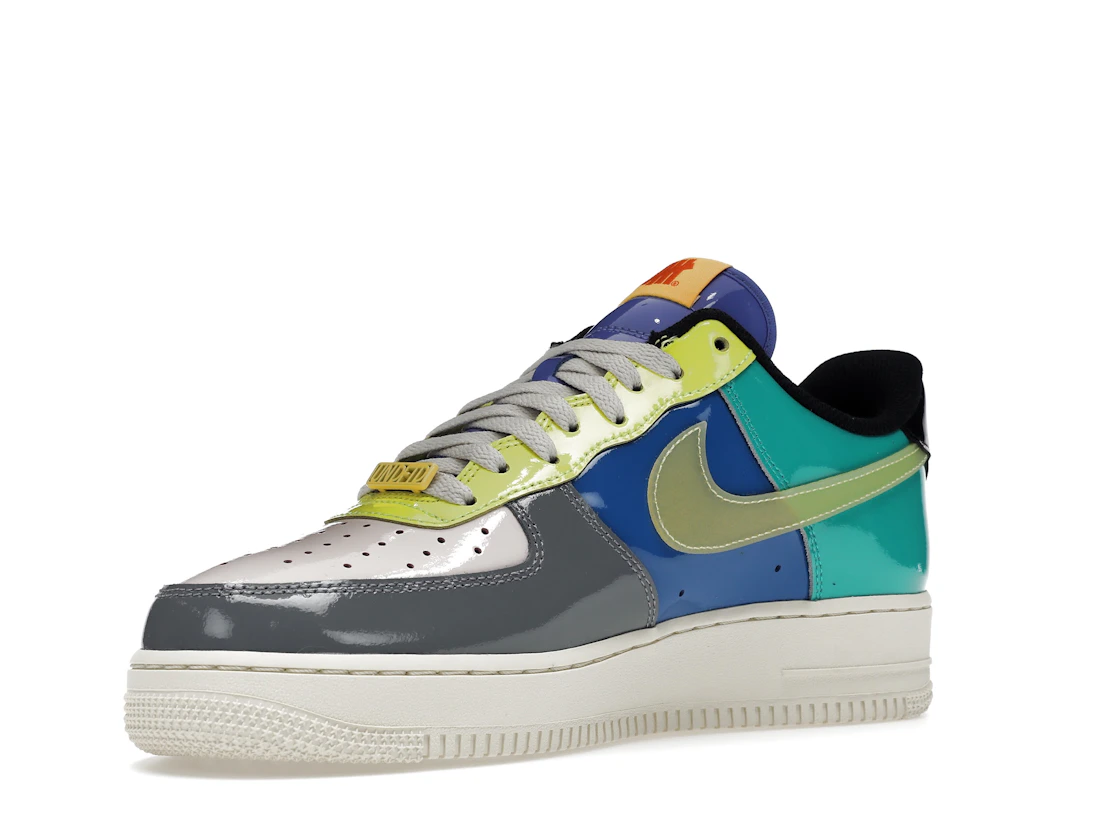 Vue 15 de Nike Air Force 1 Low SP Undefeated Multi-Patent Community