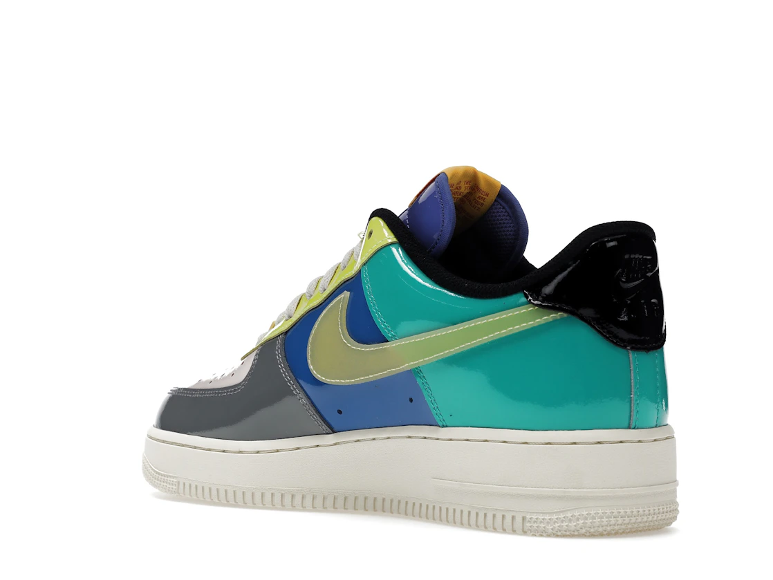 Vue 24 de Nike Air Force 1 Low SP Undefeated Multi-Patent Community