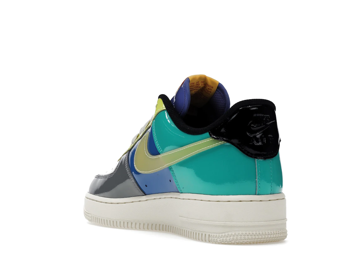 Vue 25 de Nike Air Force 1 Low SP Undefeated Multi-Patent Community