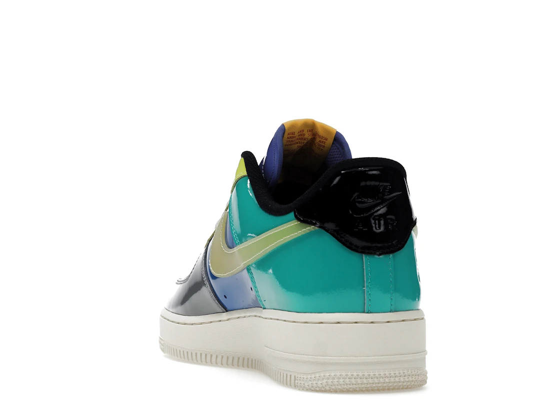 Vue 26 de Nike Air Force 1 Low SP Undefeated Multi-Patent Community
