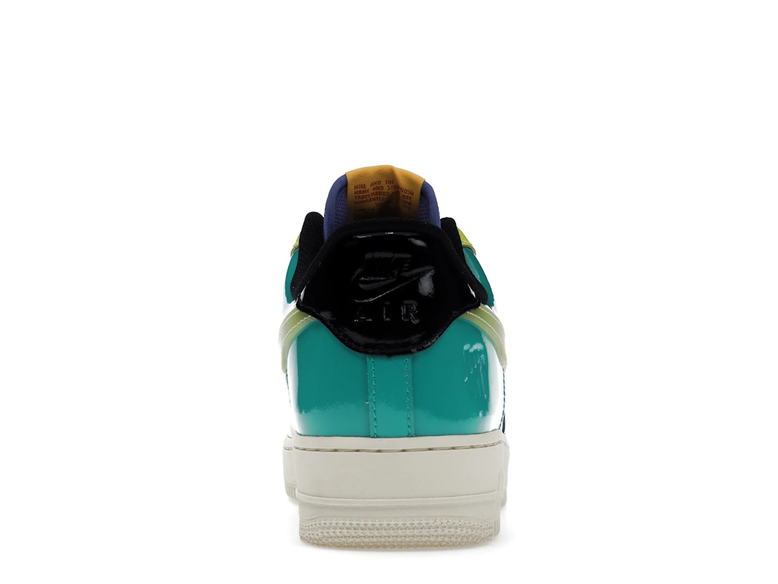Vue 28 de Nike Air Force 1 Low SP Undefeated Multi-Patent Community