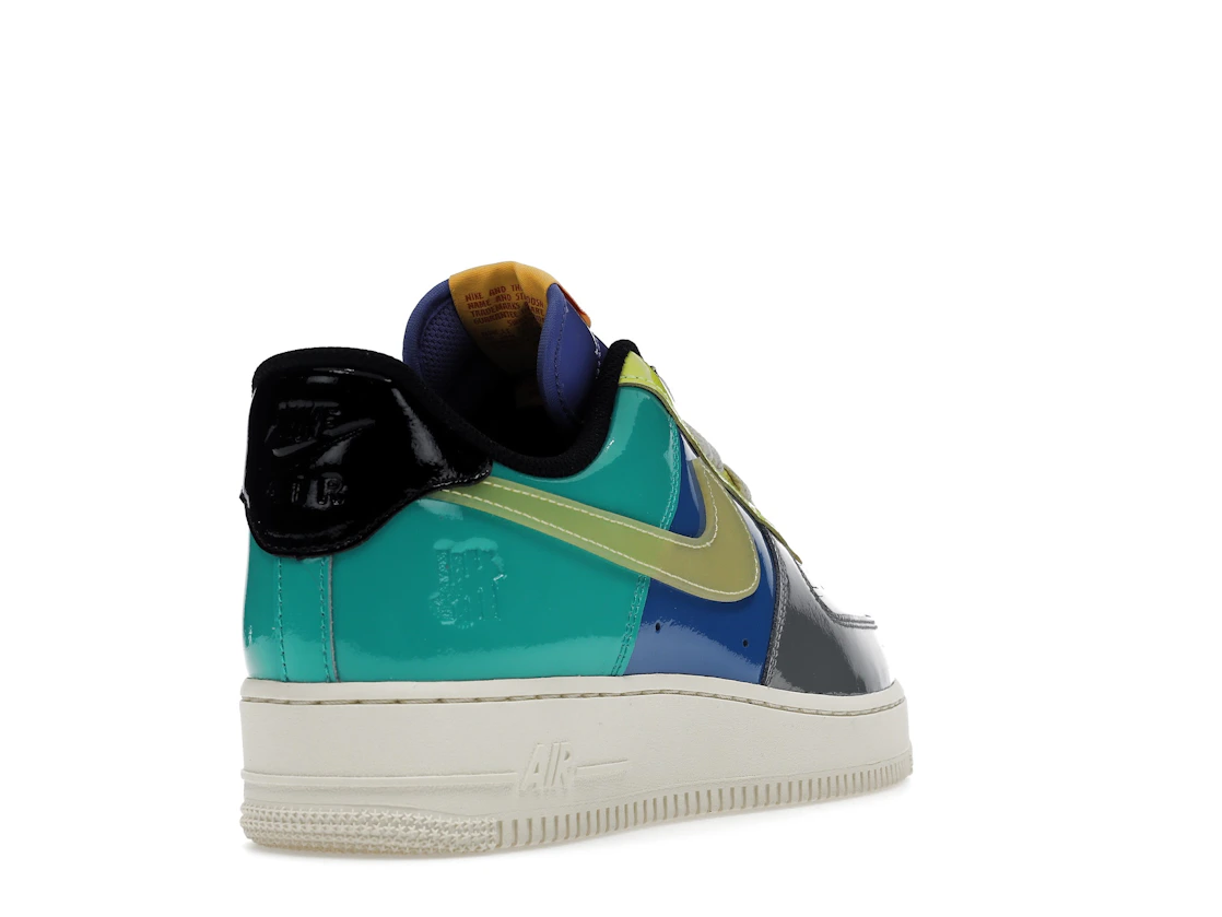 Vue 31 de Nike Air Force 1 Low SP Undefeated Multi-Patent Community