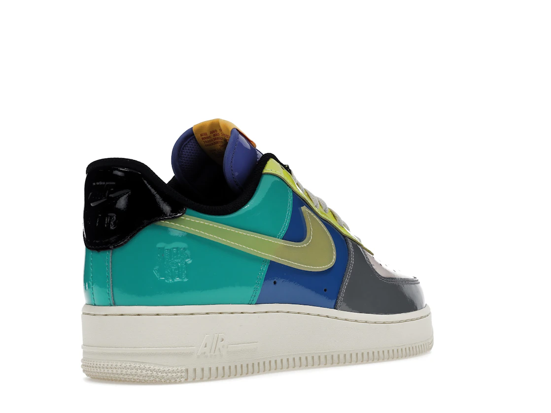 Vue 32 de Nike Air Force 1 Low SP Undefeated Multi-Patent Community