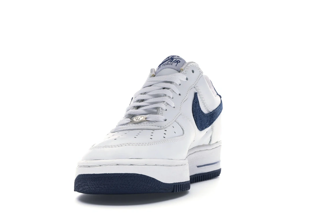 Vue 12 de Nike Air Force 1 Low Denim