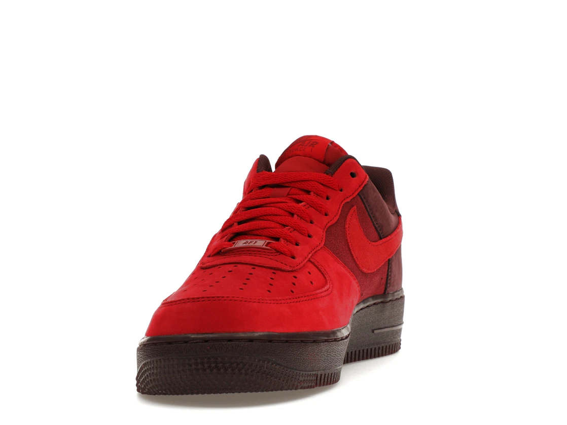 Vue 12 de Nike Air Force 1 Low Layers of Love