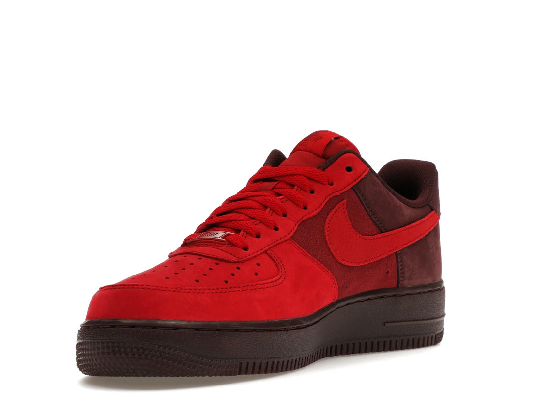 Vue 14 de Nike Air Force 1 Low Layers of Love