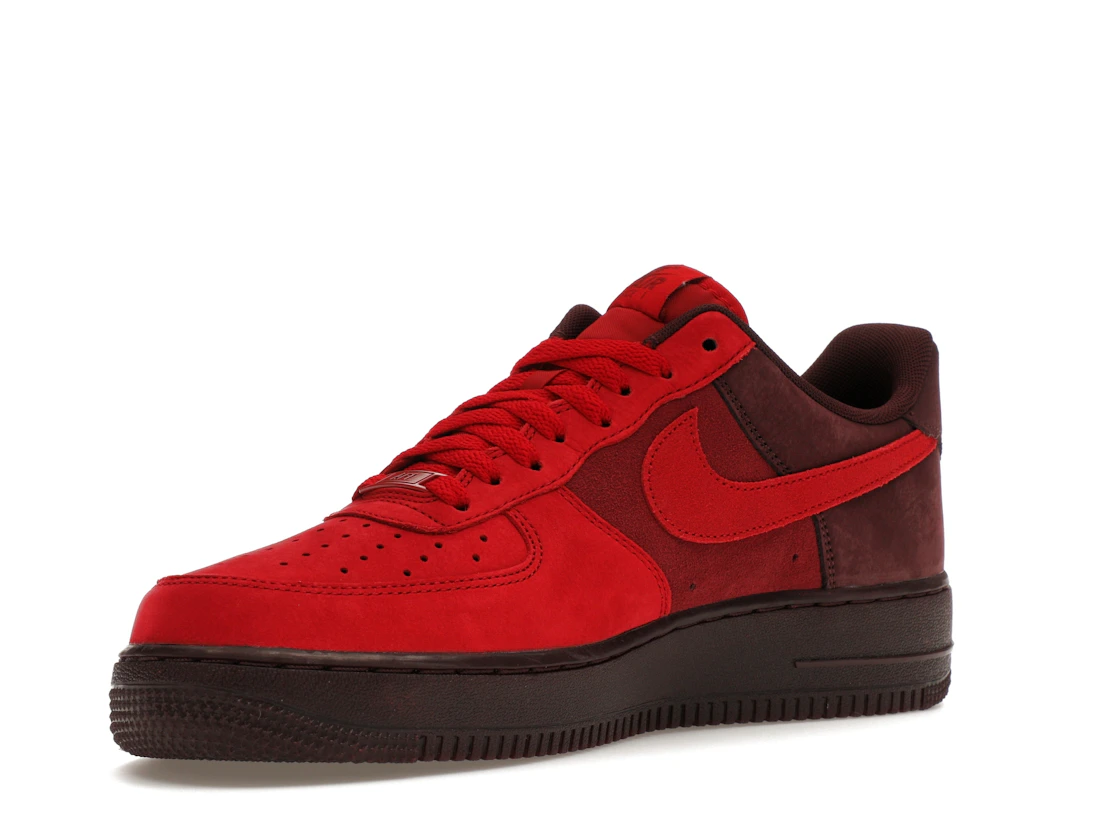 Vue 15 de Nike Air Force 1 Low Layers of Love