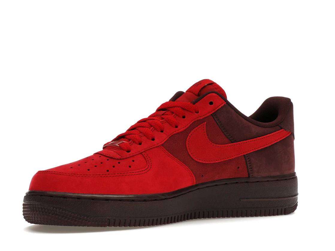 Vue 16 de Nike Air Force 1 Low Layers of Love