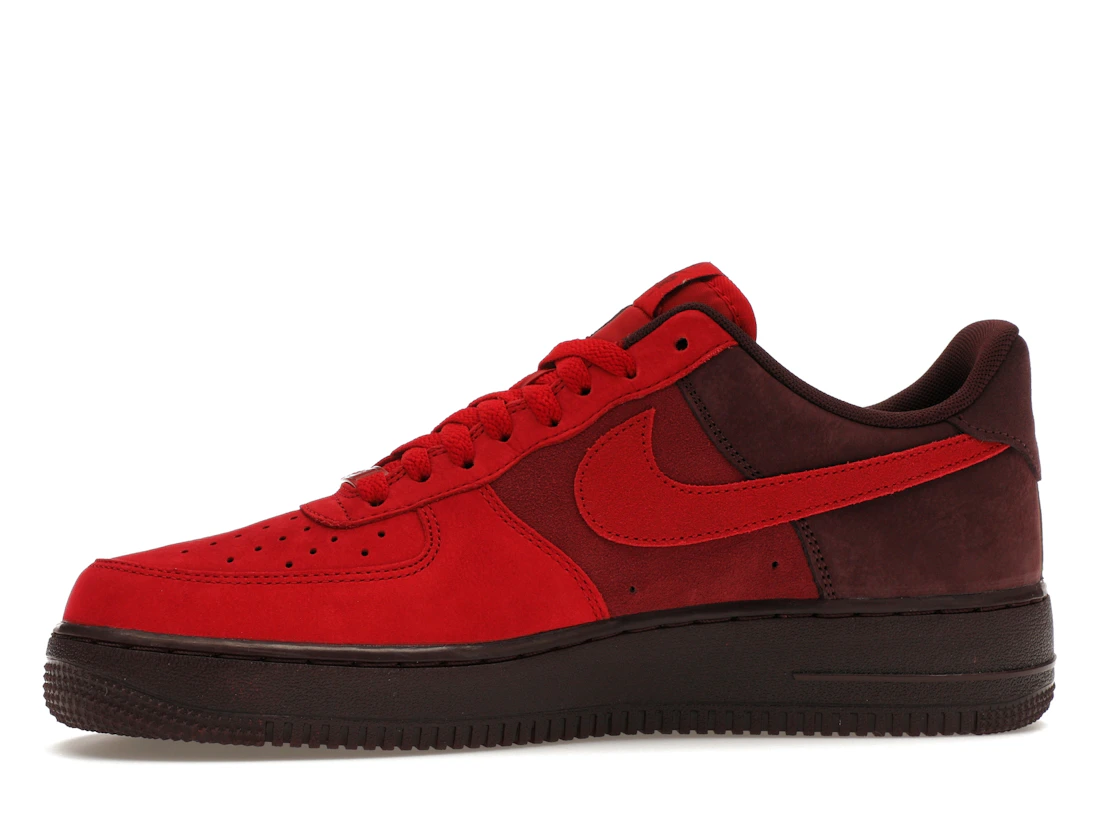 Vue 18 de Nike Air Force 1 Low Layers of Love