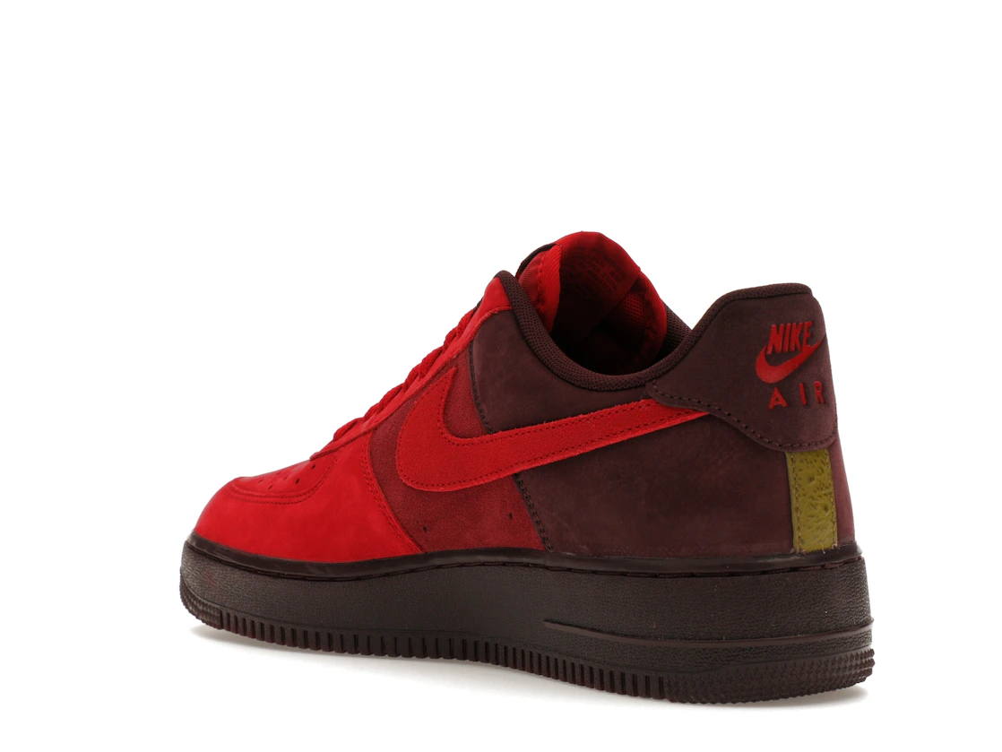 Vue 24 de Nike Air Force 1 Low Layers of Love