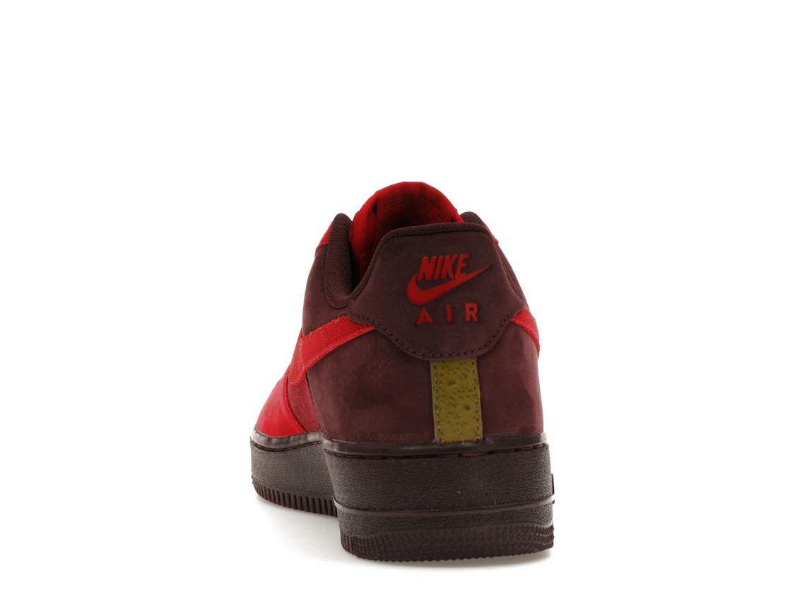 Vue 27 de Nike Air Force 1 Low Layers of Love