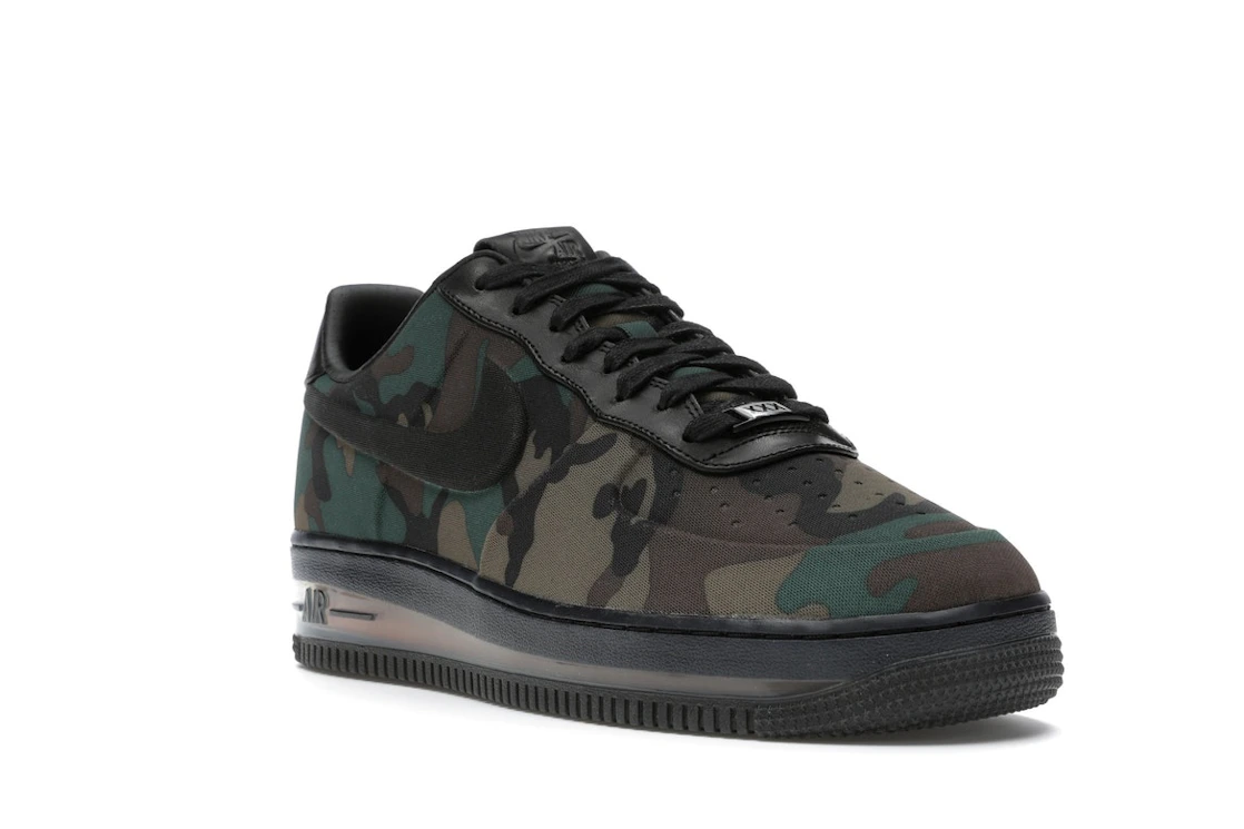 Vue 6 de Nike Air Force 1 Low Max Air VT Camo