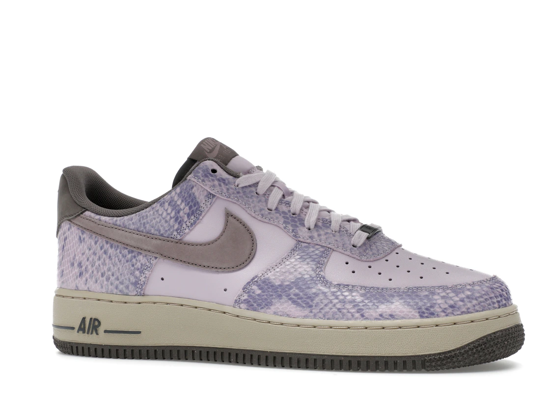 Vue 3 de Nike Air Force 1 Low Purple Snakeskin