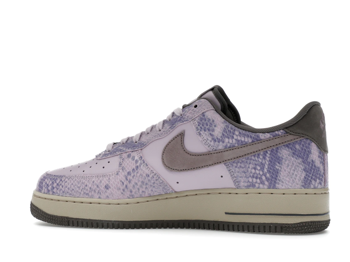 Vue 21 de Nike Air Force 1 Low Purple Snakeskin