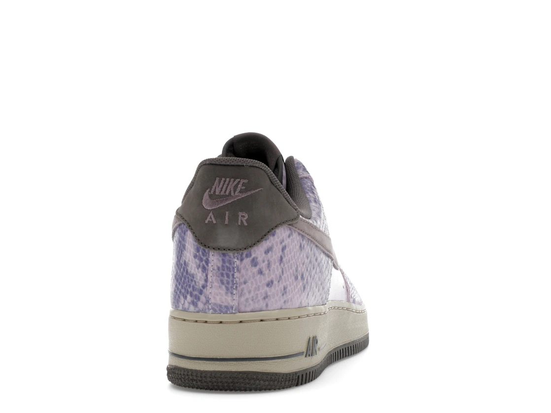 Vue 29 de Nike Air Force 1 Low Purple Snakeskin