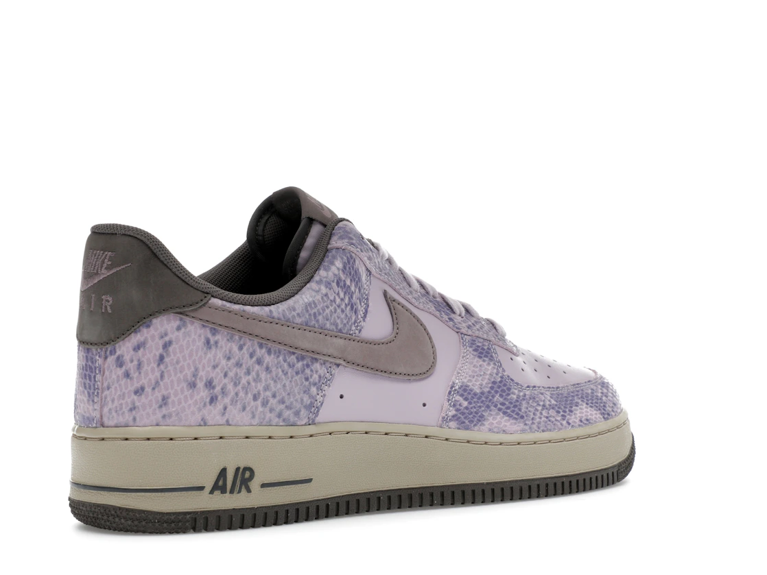 Vue 33 de Nike Air Force 1 Low Purple Snakeskin