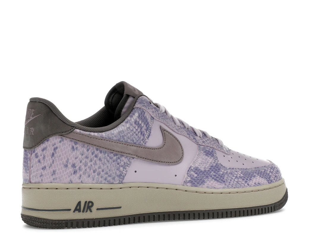 Vue 34 de Nike Air Force 1 Low Purple Snakeskin