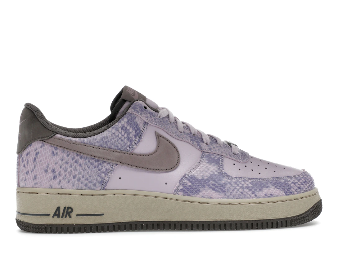 Vue 36 de Nike Air Force 1 Low Purple Snakeskin