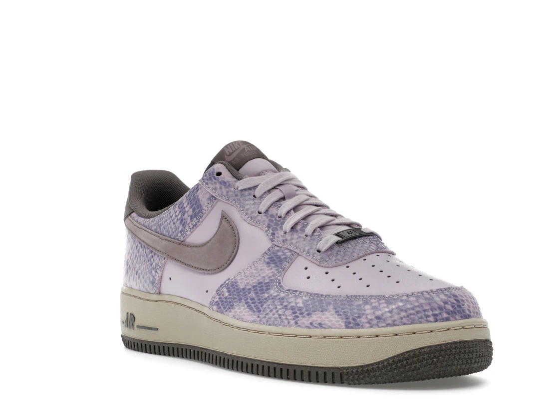 Vue 6 de Nike Air Force 1 Low Purple Snakeskin