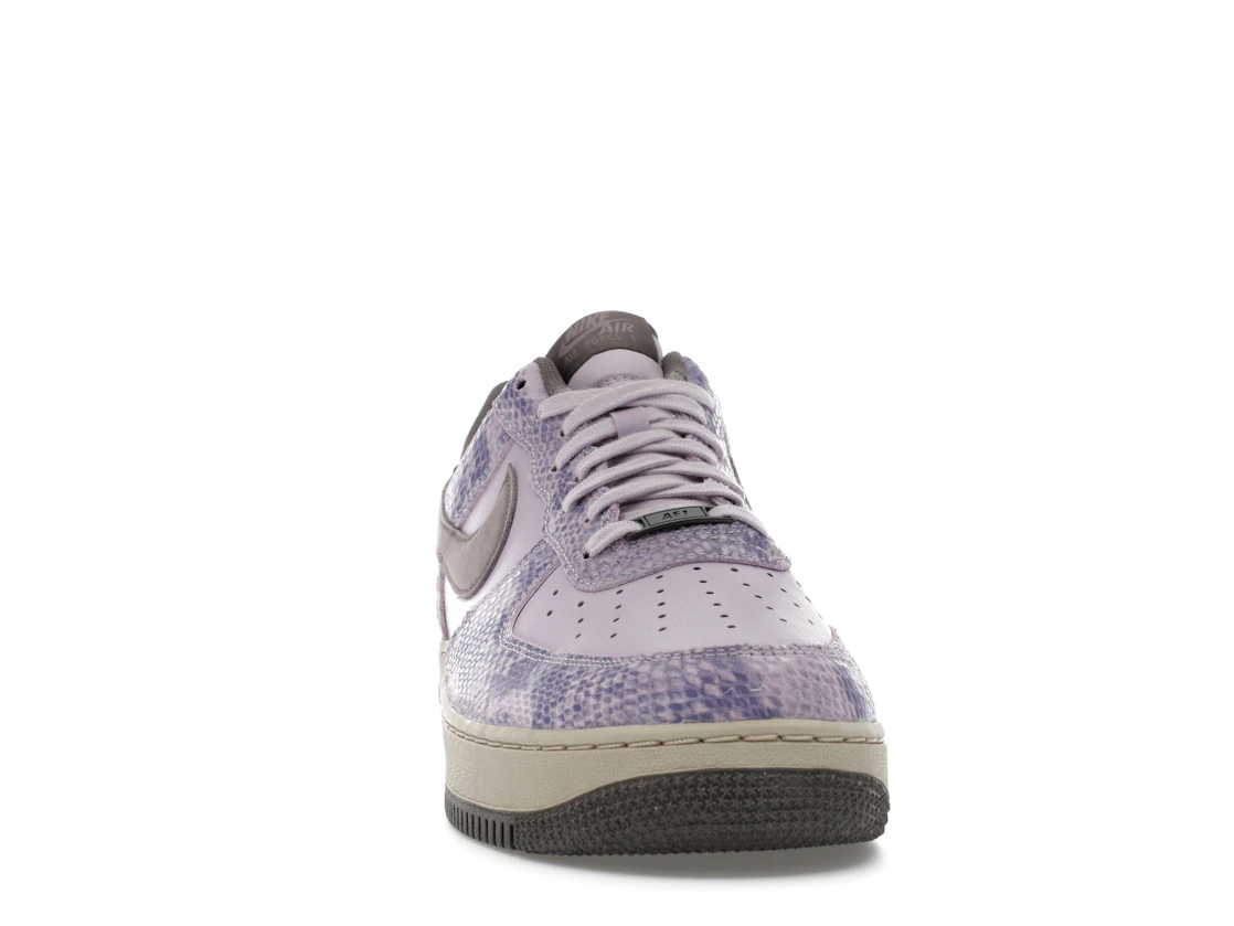Vue 9 de Nike Air Force 1 Low Purple Snakeskin