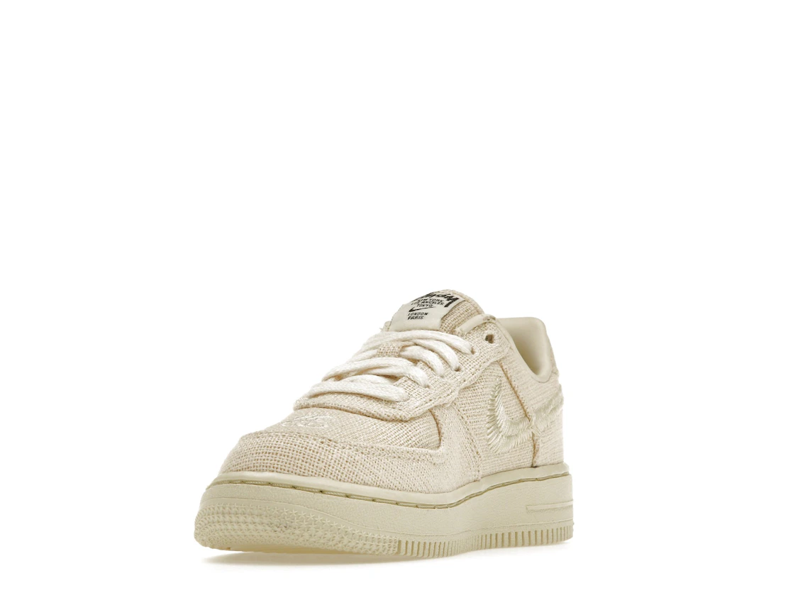Vue 13 de Nike Air Force 1 Low Stussy Fossil (PS)