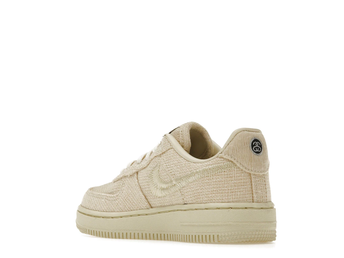 Vue 24 de Nike Air Force 1 Low Stussy Fossil (PS)