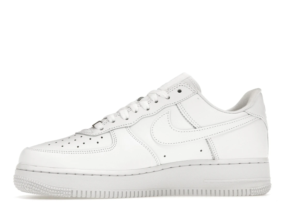 Vue 18 de Nike Air Force 1 Low Supreme White