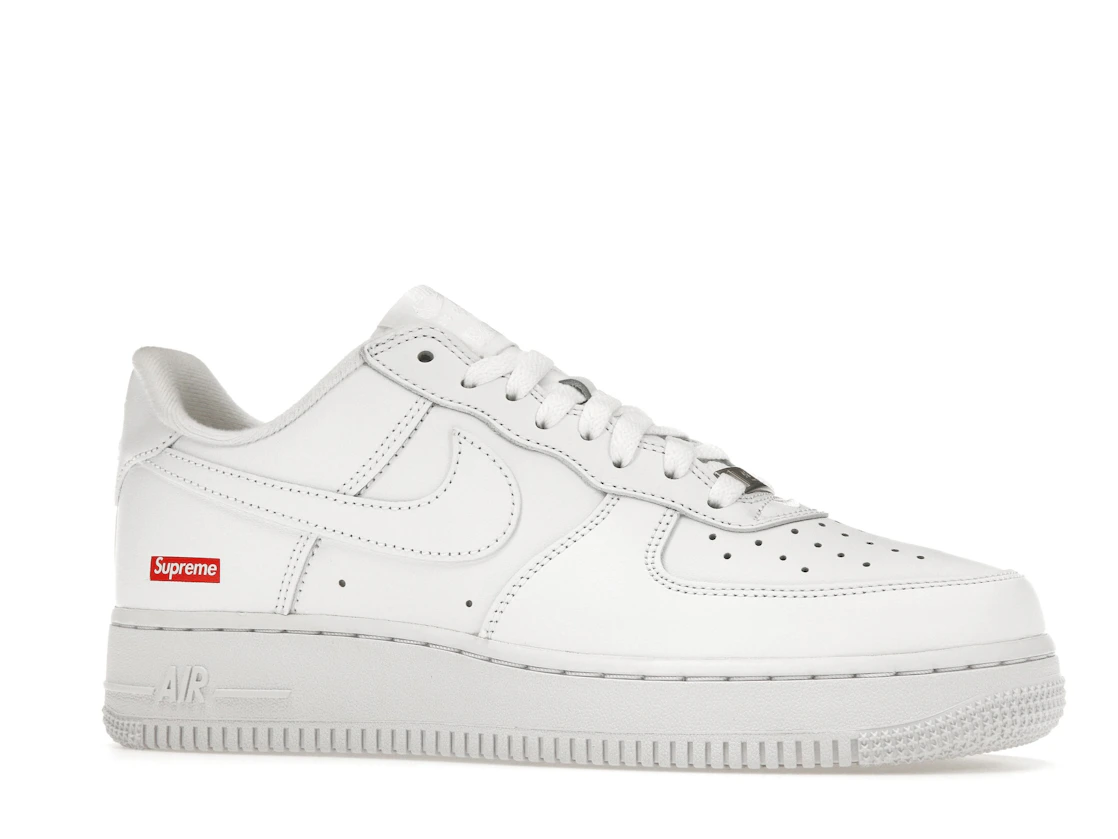 Vue 3 de Nike Air Force 1 Low Supreme White