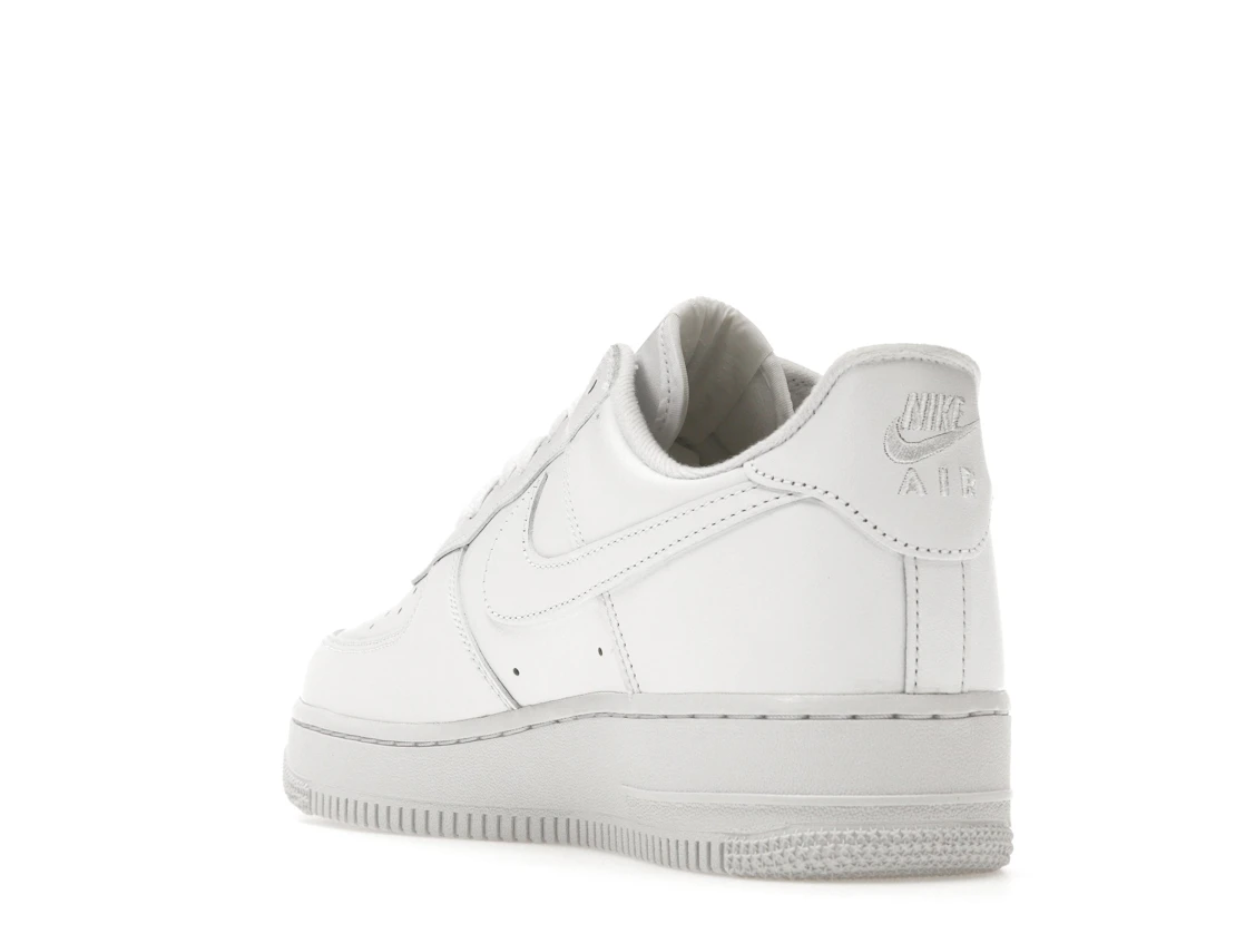 Vue 25 de Nike Air Force 1 Low Supreme White