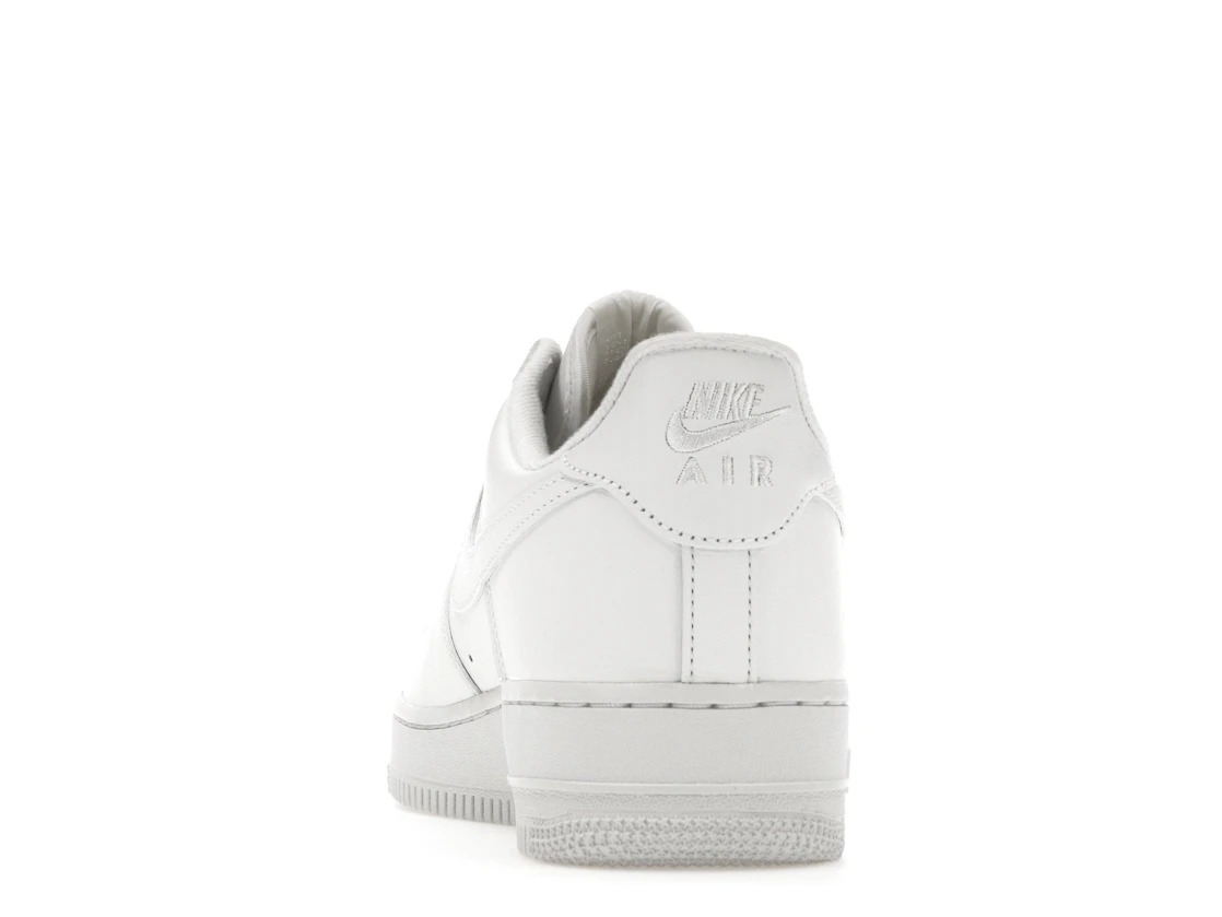 Vue 27 de Nike Air Force 1 Low Supreme White