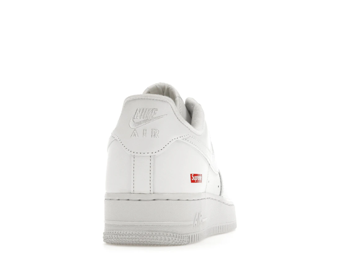 Vue 29 de Nike Air Force 1 Low Supreme White