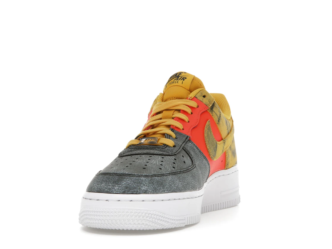 Vue 12 de Nike Air Force 1 Low Tie Dye Dark Sulphur