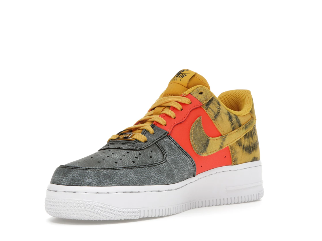 Vue 14 de Nike Air Force 1 Low Tie Dye Dark Sulphur