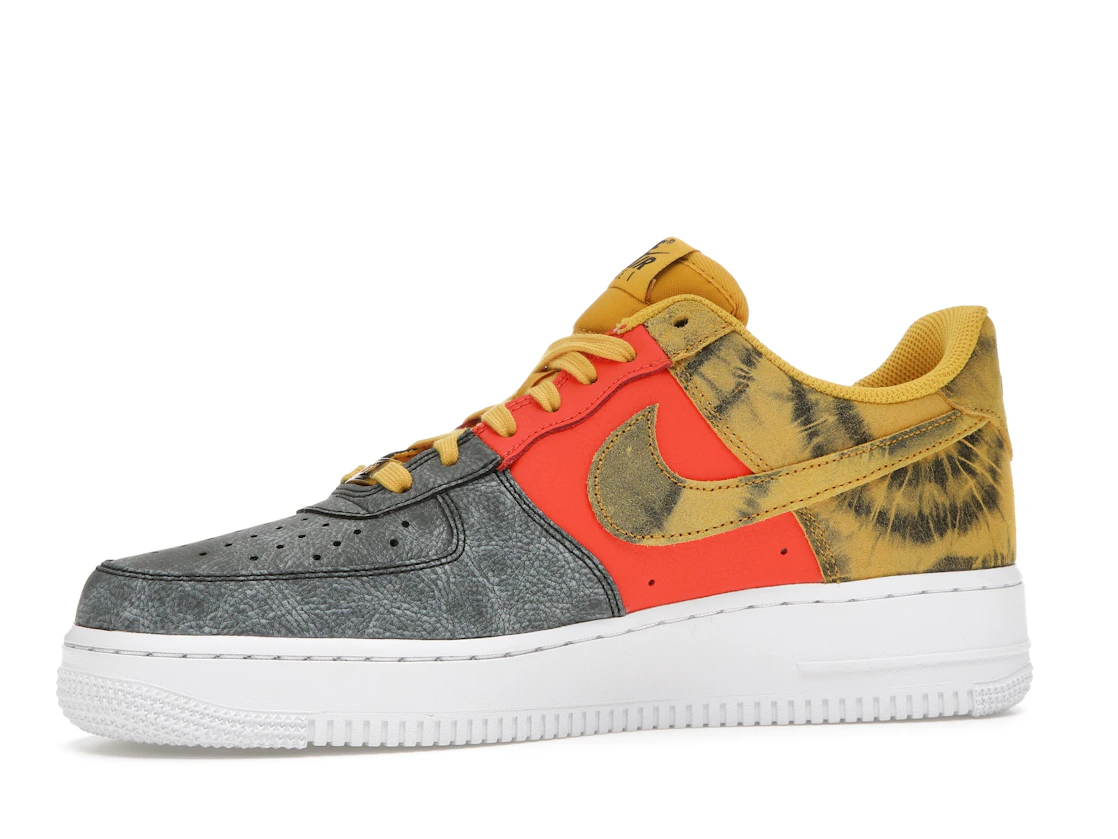Vue 17 de Nike Air Force 1 Low Tie Dye Dark Sulphur