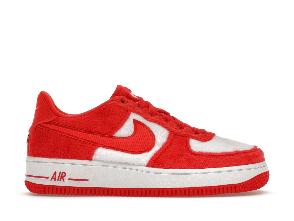 Vue 1 de Nike Air Force 1 Low Valentine's Day Fleece (2024) (GS)